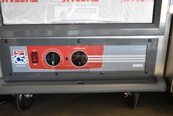 BRAND NEW SCRATCH AND DENT! 2021 Metro Metal Commercial Half Size Heated Holding Cabinet on Commercial Casters. Tested and Working! - Image 4 of 10