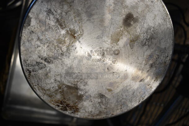 ALL ONE MONEY! Lot of 8 Various Items Including Metal Skillet, Sauce Pans and Metal Full Size Baking Pans. - Image 5 of 7