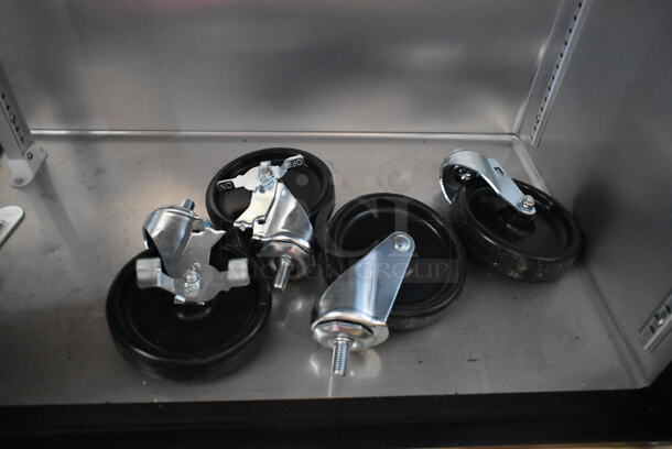 BRAND NEW SCRATCH AND DENT! 2024 True TSSU-48-12-HC Stainless Steel Commercial Sandwich Salad Prep Table Bain Marie Mega Top w/ Commercial Casters. 115 Volts, 1 Phase. Tested and Working! - Image 6 of 10