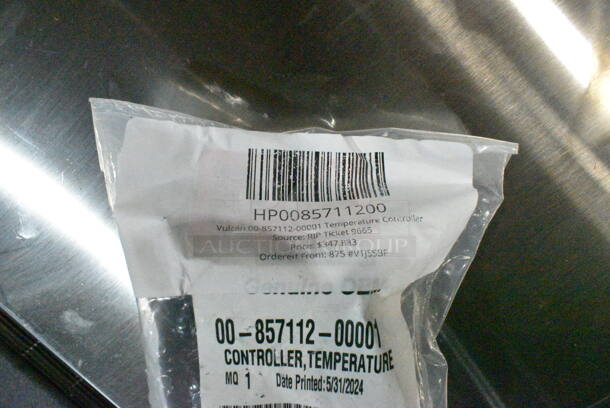  3BRAND NEW SCRATCH AND DENT! Items Including HP2004227370 Vulcan 00-422737-00002 Probe, HP0085711200 Vulcan 00-857112-00001 Temperature Controller, HP0034463500 Vulcan 00-344635-00006 Thermostat. 3 Times Your Bid!  - Image 5 of 7