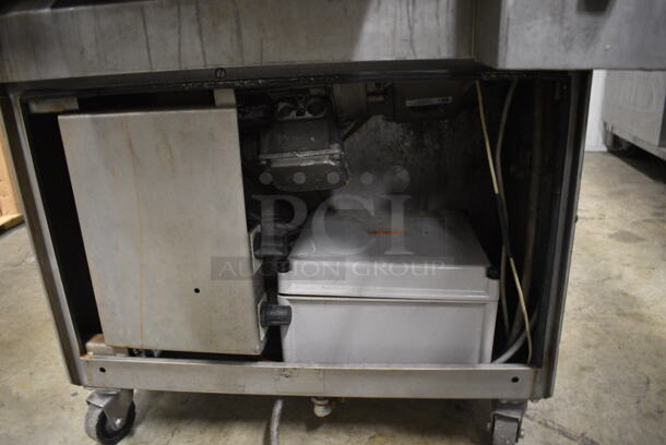 Townsend 9000 Stainless Steel Commercial Floor Style Automatic Membrane Skinner on Commercial Casters. 125-250 Volts, 1 Phase. 80x29x54 - Image 11 of 11