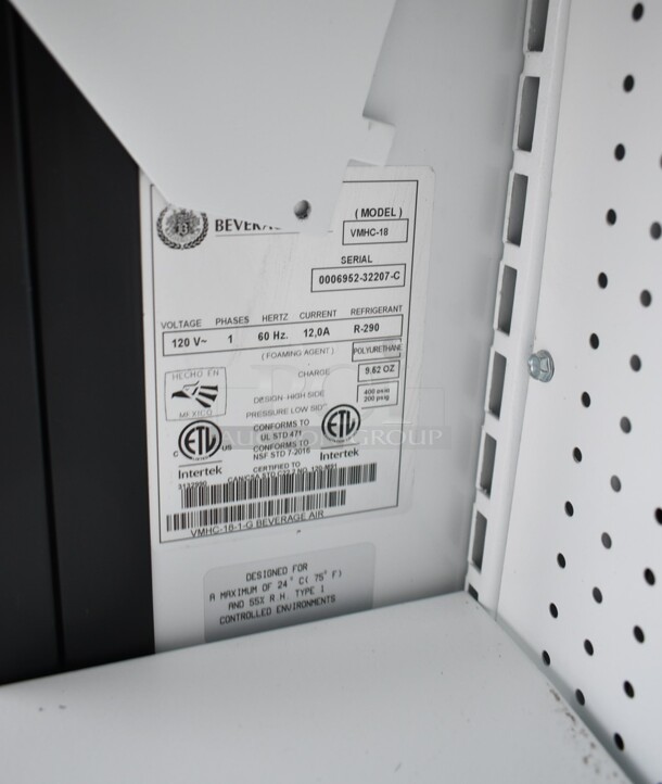 BRAND NEW SCRATCH AND DENT! Beverage Air VMHC-18 Metal Commercial Open Grab N Go Merchandiser w/ Metal Shelves. 120 Volts, 1 Phase. Tested and Working! - Image 9 of 9