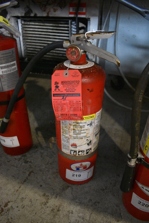 Badger Fire Extinguisher. 6x6x21 - Image 1 of 3