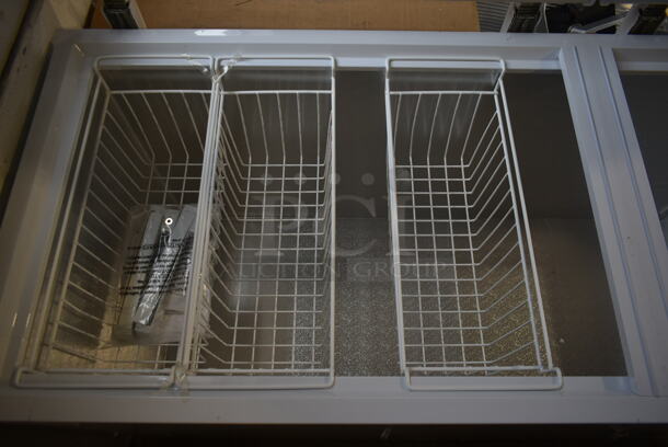 BRAND NEW SCRATCH AND DENT! Galaxy 177CF25HC Metal Chest Freezer. 115 Volts, 1 Phase. Tested and Working! - Image 3 of 5