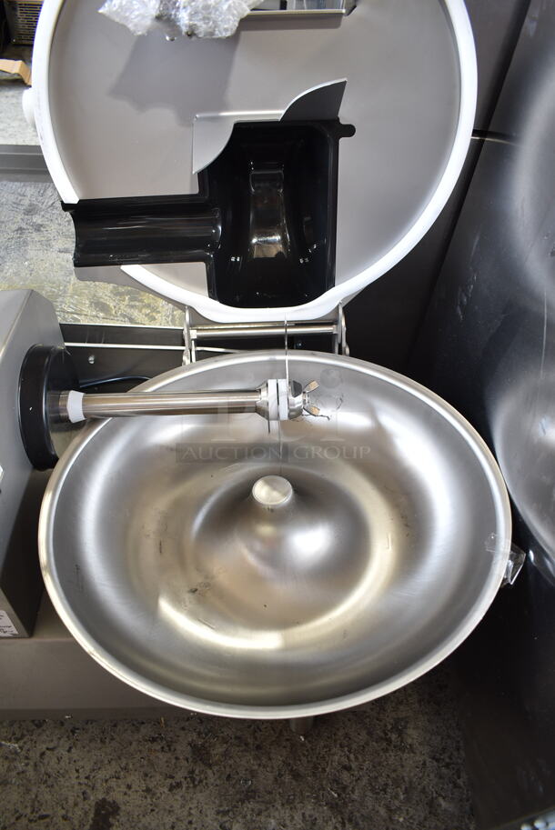 BRAND NEW SCRATCH AND DENT! Sirman 40794058 Stainless Steel Commercial Countertop Buffalo Chopper w/ S Blade. 120 Volts, 1 Phase. Tested and Working! - Image 5 of 7