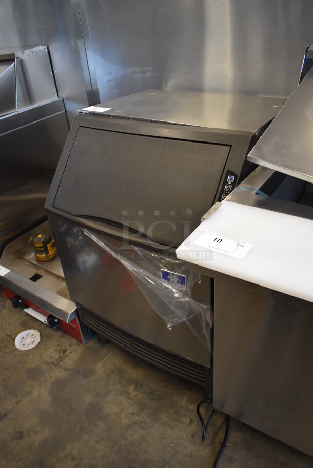 BRAND NEW SCRATCH AND DENT! 2022 Manitowoc UDF0140A-161B Stainless Steel Commercial Self Contained Undercounter Ice Machine. 115 Volts, 1 Phase.  - Image 3 of 7