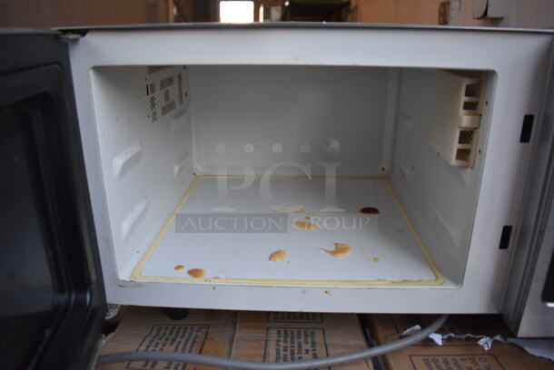 Solwave 180MW1000D Stainless Steel Commercial Countertop Microwave Oven. 120 Volts, 1 Phase. 20x14x12 - Image 4 of 5