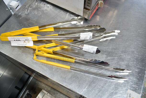 BRAND NEW SCRATCH AND DENT! 5 Vollrath 4781650 Jacob's Pride 16" Stainless Steel Scalloped Tongs with Yellow Coated Kool-Touch® Handle - Image 2 of 5