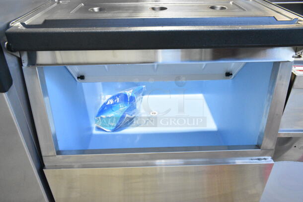 BRAND NEW SCRATCH AND DENT! 2024 Hoshizaki B-250SF 30" Ice Storage Bin with Stainless Steel Finish - 250 lb. - Image 6 of 7