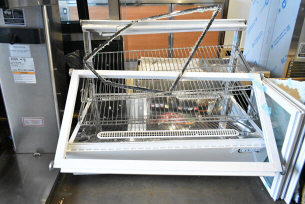 BRAND NEW SCRATCH AND DENT! Avantco Metal Commercial Countertop Display Case Merchandiser. See Pictures for Damage. 115 Volts, 1 Phase. Tested and Powers On But Does Not Get Cold - Image 3 of 6