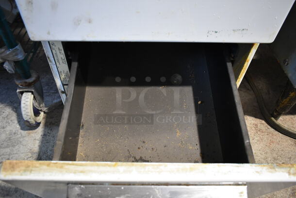 Cleveland S1500PAW Metal Electric Powered 4 Burner Range w/ Oven. 120/208-240 Volts, 1 Phase.  - Image 7 of 8