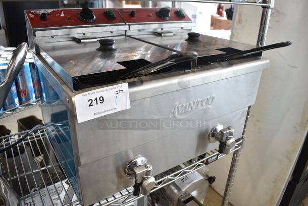 BRAND NEW SCRATCH AND DENT! 2023 Avantco 177F202 Stainless Steel Commercial Countertop Electric Powered 2 Bay Fryer w/ Lids and Metal Fry Baskets. 208-240 Volts, 1 Phase. Tested and Working! - Image 3 of 6
