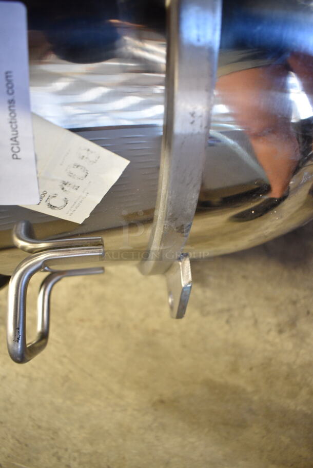 BRAND NEW SCRATCH AND DENT! Stainless Steel Mixing Bowl.  - Image 6 of 10