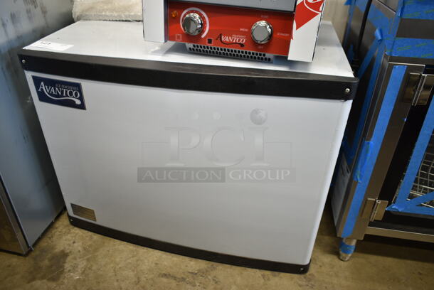 BRAND NEW SCRATCH AND DENT! 2024 Avantco 194MCH530A Stainless Steel Modular Half Cube Ice Machine - 500 lb. 115 Volts, 1 Phase. - Image 2 of 6