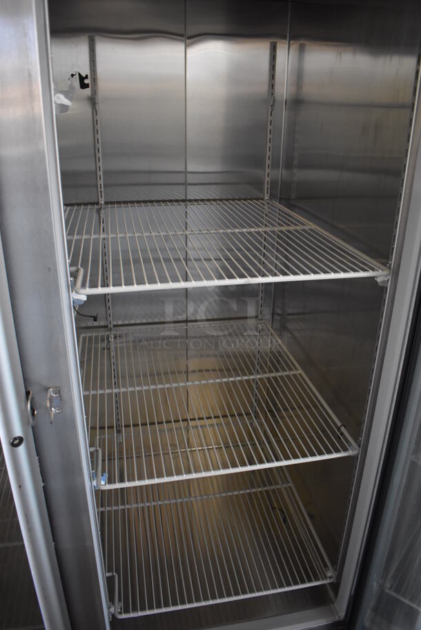 Master-Bilt Endura MNR803SSG/0X Stainless Steel Commercial 3 Door Reach In Cooler Merchandiser w/ Poly Coated Racks on Commercial Casters. 115 Volts, 1 Phase. 82.5x34x82. Tested and Working! - Image 6 of 7