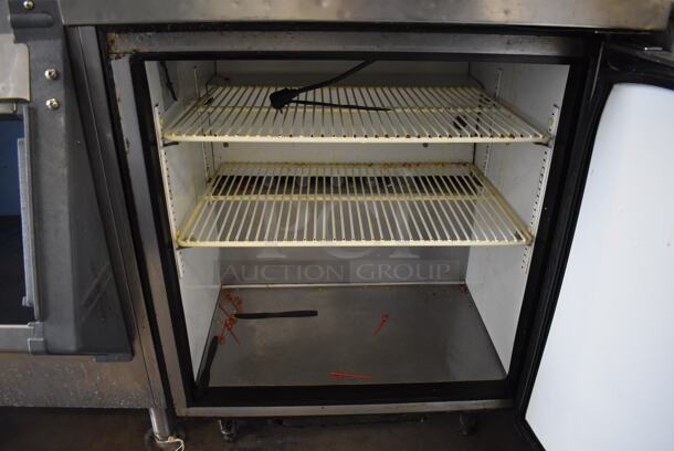 True TSSU-27-8 Stainless Steel Commercial Sandwich Salad Prep Table Bain Marie Mega Top. 115 Volts, 1 Phase. 28x30x42.5. Tested and Powers On But Does Not Get Cold - Image 5 of 6