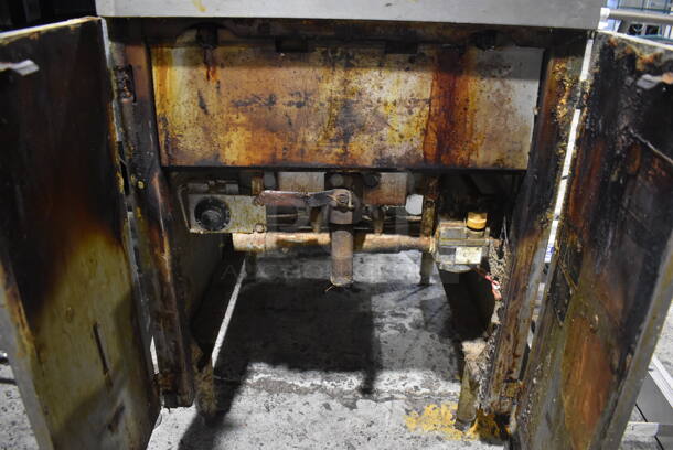 Anets BFF-18x26-B Stainless Steel Commercial Floor Style Natural Gas Powered Donut Fryer. 27x35x48 - Image 6 of 8