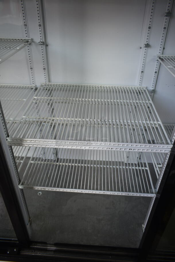 True GDM-69 Metal Commercial 3 Door Reach In Cooler Merchandiser w/ Poly Coated Racks. 115 Volts, 1 Phase. Tested and Working! - Image 8 of 12