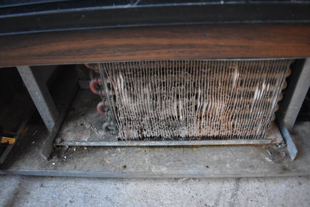 Beverage Air MT17 Metal Commercial 2 Door Reach In Cooler Merchandiser. 115 Volts, 1 Phase. 36x24x61. Tested and Working! - Image 6 of 6