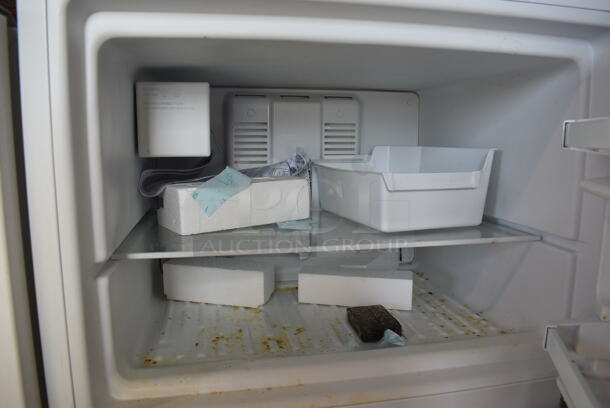 Whirlpool WRT318FZDW02 Metal Cooler Freezer Combo Unit. 115 Volts, 1 Phase. 30x31x66. Tested and Powers On But Does Not Get Cold - Image 4 of 8