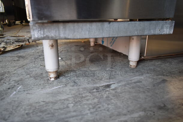 2015 Pitco Frialator 40D Stainless Steel Commercial Floor Style Natural Gas Powered Deep Fat Fryer w/ 2 Metal Fry Baskets. 115,000 BTU. - Image 7 of 8