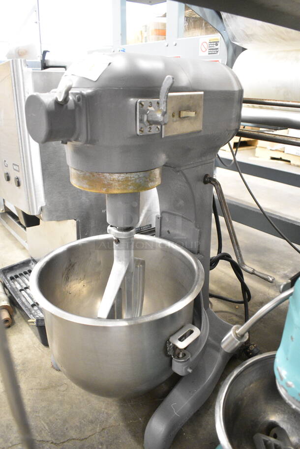 Hobart A-200 Metal Commercial Countertop 20 Quart Planetary Dough Mixer w/ Stainless Steel Mixing Bowl and Paddle Attachment. 115 Volts, 1 Phase. Tested and Working! - Image 3 of 8
