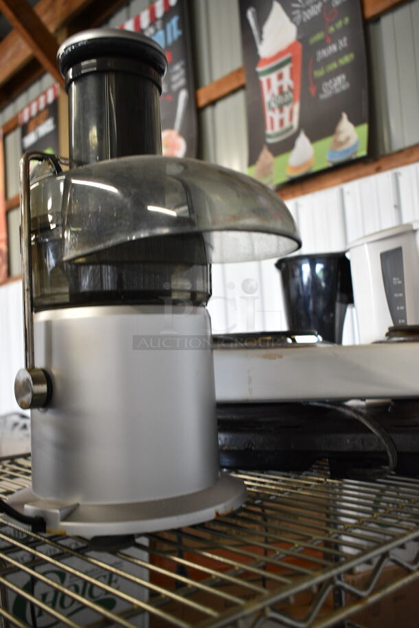 Breville Metal Commercial Countertop Juicer. Tested and Working! - Image 3 of 5