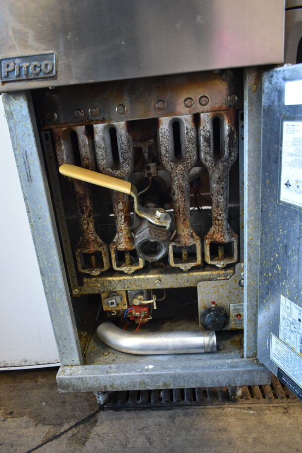 2016 Pitco Frialator 40D Stainless Steel Commercial Floor Style Natural Gas Powered Deep Fat Fryer w/ 2 Metal Fry Baskets and 2 Side Splash Guards. 115,000 BTU.  - Image 3 of 4