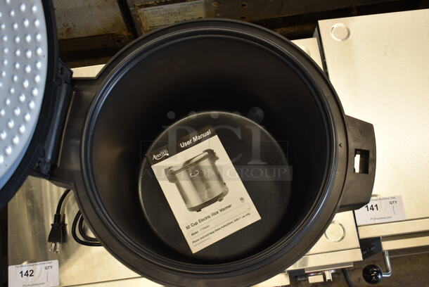 BRAND NEW SCRATCH AND DENT! 2023 Avantco 177RW90 Stainless Steel Commercial Countertop Electric Powered Rice Cooker. 120 Volts, 1 Phase. Tested and Working! - Image 5 of 8