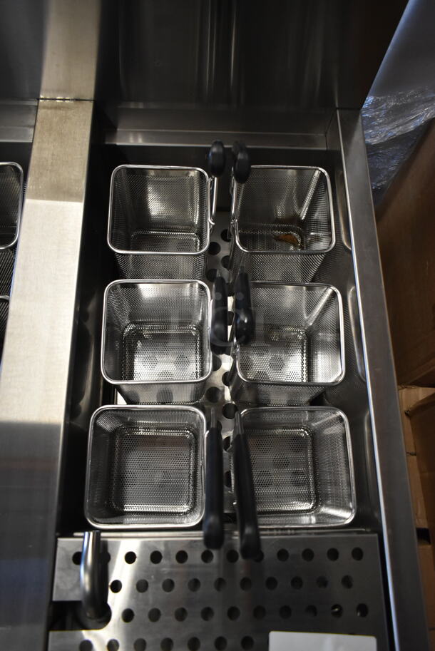 BRAND NEW SCRATCH AND DENT! 2023 Avantco 177FPC22NL Stainless Steel Commercial Floor Style 22 Gallon Natural Gas Two Section Pasta Cooker. 140,000 BTU - Image 6 of 9