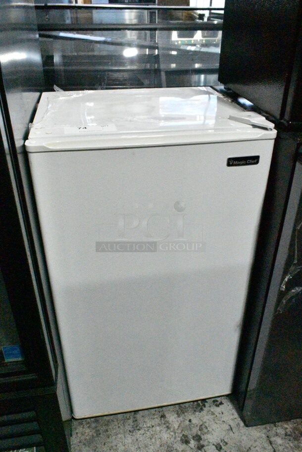 Magic Chef HMR330WE Mini Cooler. 115 Volts, 1 Phase. Tested and Powers On But Does Not Get Cold - Image 1 of 5