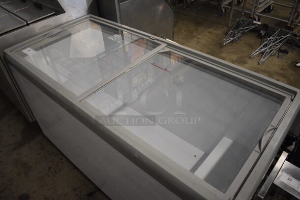 Excellence Model HB-17HCD Metal Floor Style Dual Temp Chest Cooler Freezer Merchandiser w/ 2 Sliding Lids on Commercial Casters. 115 Volts, 1 Phase. 59x27x33.5. Tested and Working! - Image 3 of 5