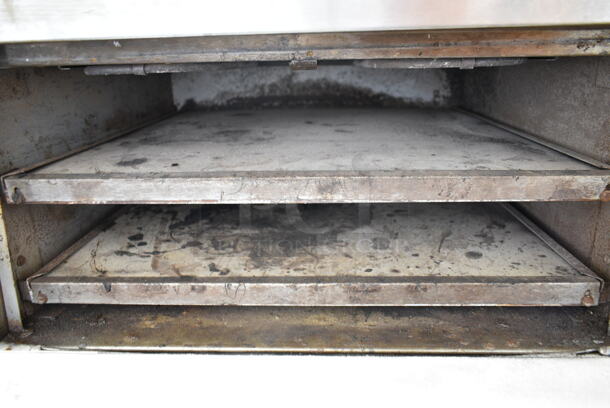 Bakers Pride P-22 Stainless Steel Commercial Countertop Electric Powered Pizza Oven. 208 Volts.  - Image 4 of 5