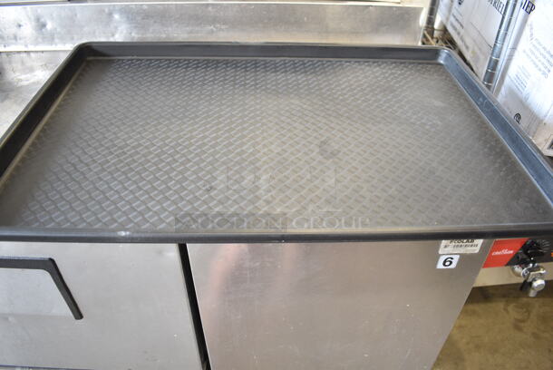 25 Poly Trays Including 407MT1826BKBlack and 407MT1826WH White. 25 Times Your Bid!  - Image 2 of 6