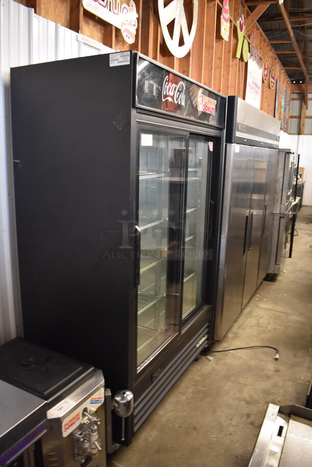 2012 True GDM-45EM-LD Commercial Two-Door Black Merchandiser Cooler With Polycoated Racks. 115V, 1 Phase. Tested and Working! - Image 2 of 6