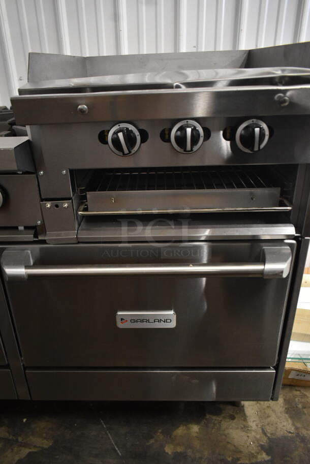 BRAND NEW SCRATCH AND DENT! Garland SunFire G60-6R24RR Stainless Steel Commercial Natural Gas Powered 6 Burner Range w/ Right Side Flat Top Griddle and 2 Ovens. - Image 5 of 11