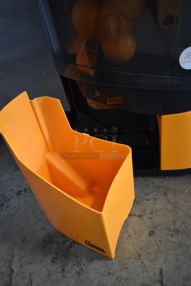 2021 Zumex MINEX Metal Commercial Countertop Citrus Juicer. 100-240 Volts, 1 Phase. Tested and Does Not Power On  - Image 5 of 7