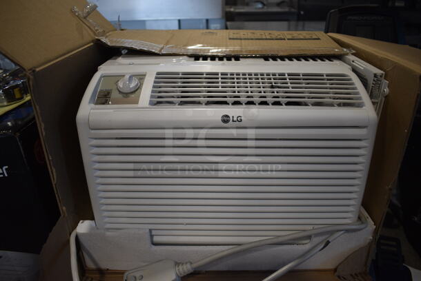 IN ORIGINAL BOX! LG LW5016Y1 Metal Window Mount Air Conditioning Unit. 115 Volts, 1 Phase. 17x15x13