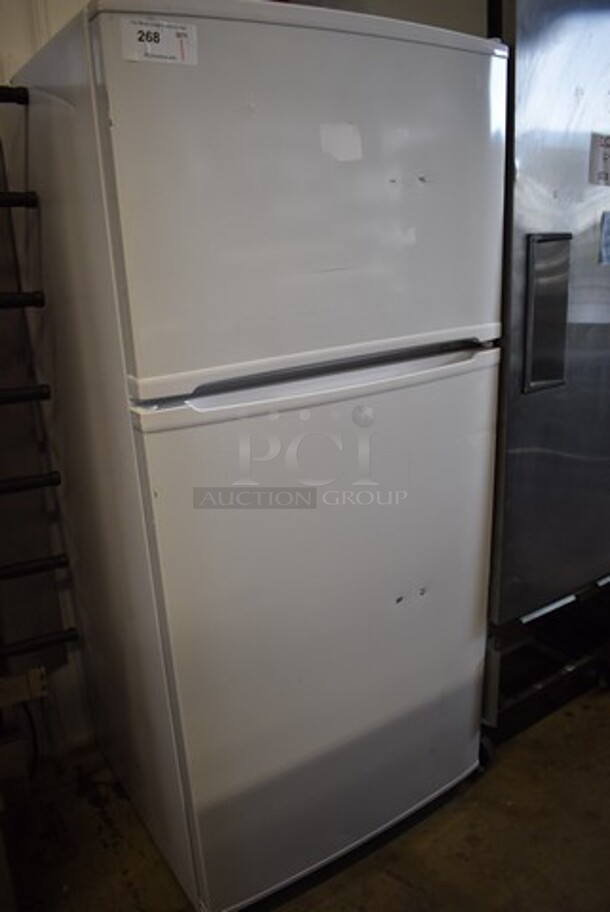 Criterion CTMR182WD1W Cooler Freezer Combo Unit. 115 Volts, 1 Phase. 29.5x31x66. Tested and Cooler is Working But Freezer Does Not Get Cold