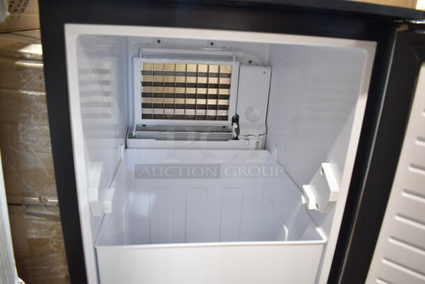 BRAND NEW SCRATCH AND DENT! 2024 KoolMore BIM75-BS 15 Inch Built-In/Freestanding Undercounter Ice Maker with 75lbs Daily Capacity, Automatic Water Supply System. 115 Volts, 1 Phase. Tested and Working! - Image 5 of 7