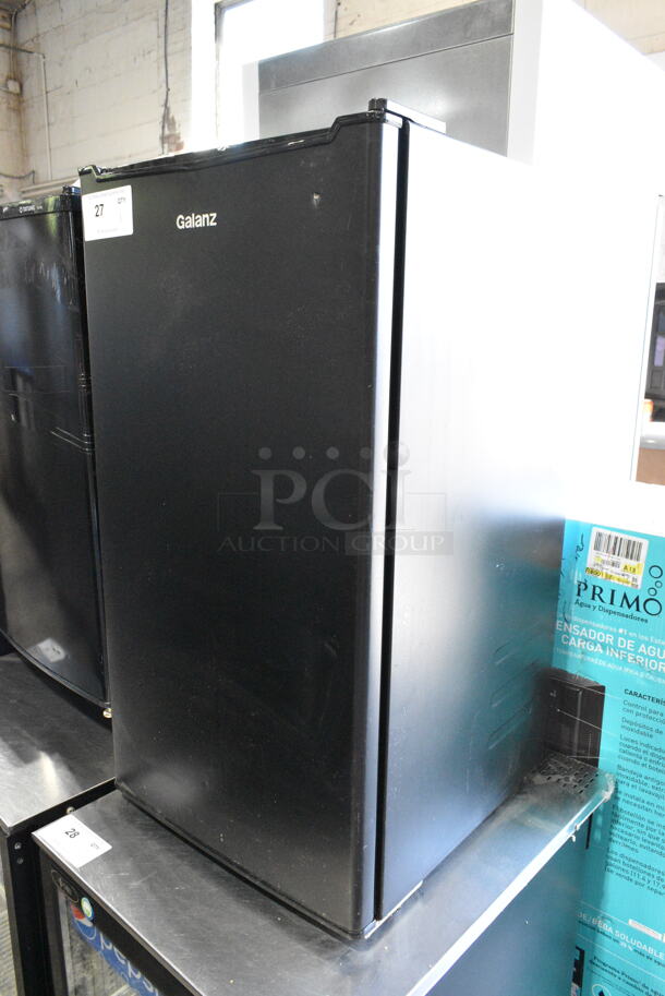 Galanz GLR33MBKE23 Mini Cooler. 115 Volts, 1 Phase. Cannot Test Due To Missing Power Cord - Image 2 of 6