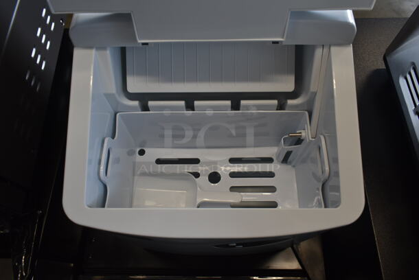 BRAND NEW SCRATCH AND DENT! Whynter IMC-330WS Portable Ice Maker 33 lb Capacity – White. 115 Volts, 1 Phase. Tested and Working! - Image 5 of 6