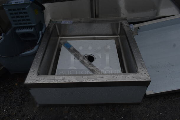 BRAND NEW SCRATCH AND DENT! Regency 600SM24246 16-Gauge Stainless Steel One Compartment Floor Mop Sink - 24" x 24" x 6" Bowl - Image 2 of 4