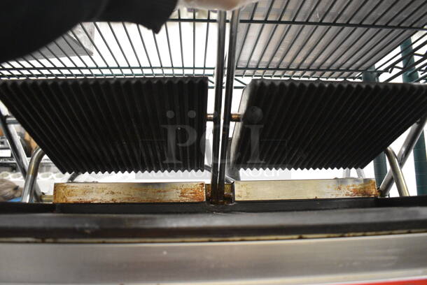 Avantco P88SG Stainless Steel Commercial Countertop Double Panini Press. 120 Volts, 1 Phase. 23x18x8. Tested and Working! - Image 4 of 6