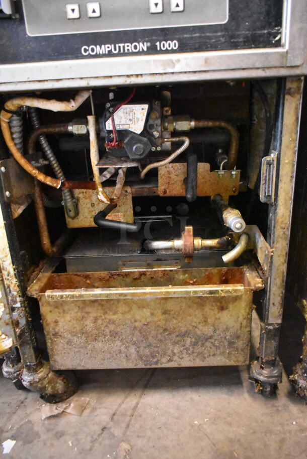 Henny Penny 600 Stainless Steel Commercial Floor Style Natural Gas Powered Pressure Fryer on Commercial Casters. 80,000 BTU. - Image 6 of 7