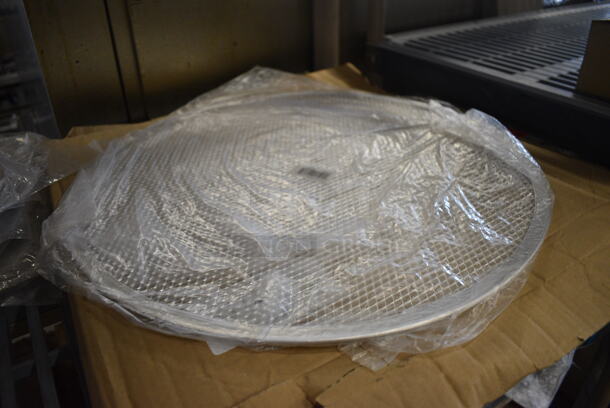 8 BRAND NEW IN BOX! Update Model PS-18 Metal Mesh Round Pizza Pans. 18x18. 8 Times Your Bid! - Image 2 of 4
