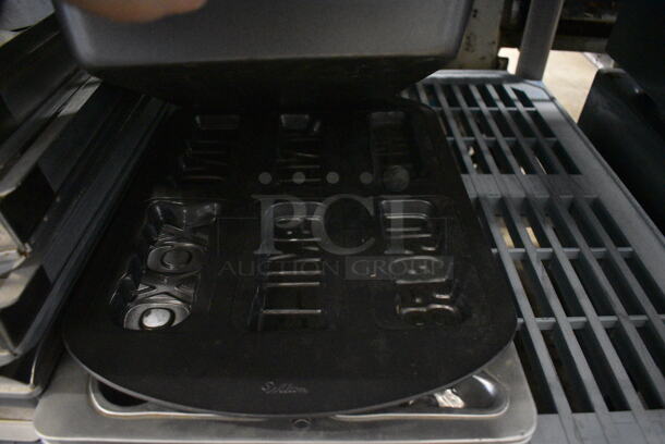 ALL ONE MONEY! Tier Lot of Various Metal Items Including Trays, Baking Pans and Cake Collars - Image 3 of 6