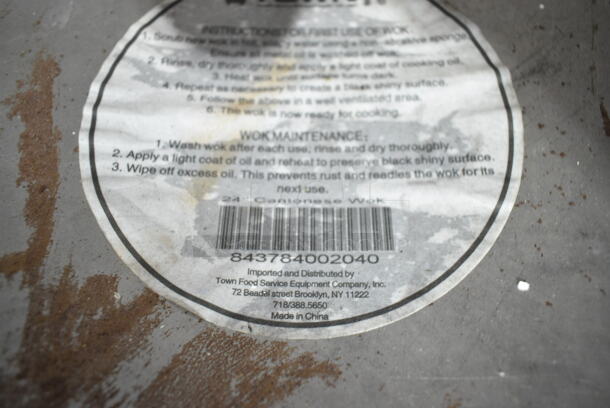 BRAND NEW SCRATCH AND DENT! 88534724 Town 34724 24" Hand Hammered Cantonese Wok - Image 6 of 6