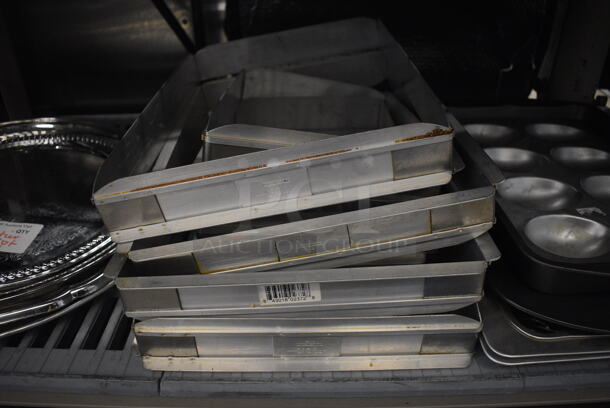 ALL ONE MONEY! Tier Lot of Various Metal Items Including Trays, Baking Pans and Cake Collars - Image 5 of 6