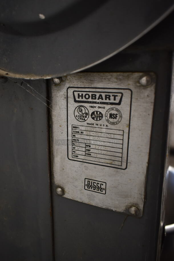 Hobart D300 Metal Commercial 30 Quart Planetary Dough Mixer w/ Stainless Steel Mixing Bowl, Whisk, Paddle and Dough Hook Attachments. 115 Volts, 1 Phase. Tested and Working! - Image 9 of 10